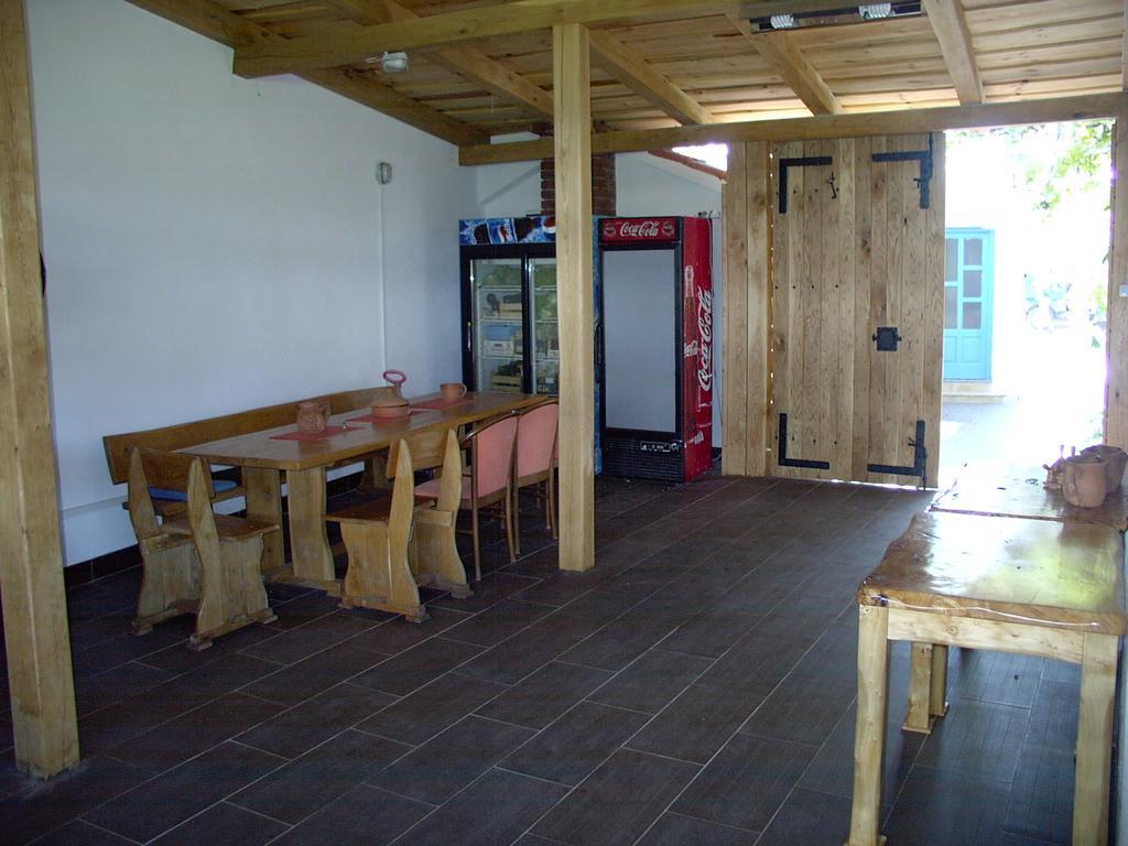Pansion Ivan Sucuraj Ngoại thất bức ảnh